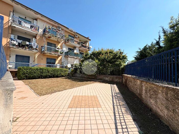 Appartamento trilocale in vendita in Via S Castrese, Marano Di Napoli