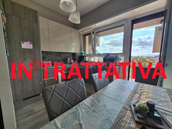 Appartamento trilocale in vendita in Via Chiala, Roma