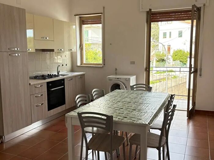 Appartamento trilocale in vendita in Montegiordano