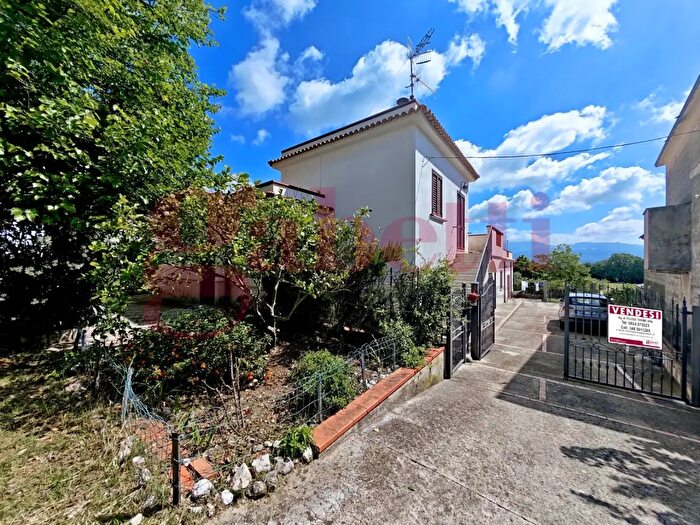 Casa con 7 locali in vendita in Contrada Banca Snc, San Salvatore Telesino