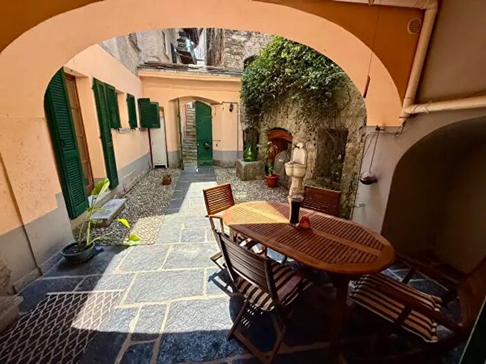 Appartamento trilocale in vendita in Via Regina Nuova, Laglio