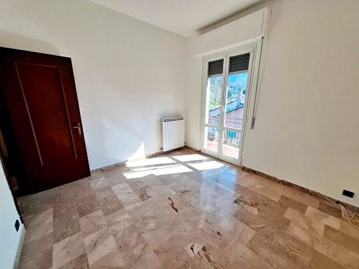 Appartamento trilocale in vendita in Cicagna