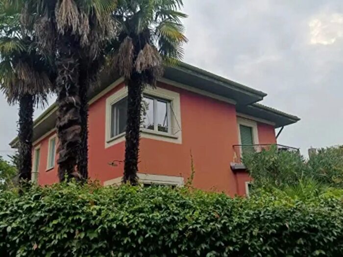 Casa con 6 locali in vendita in Lesa