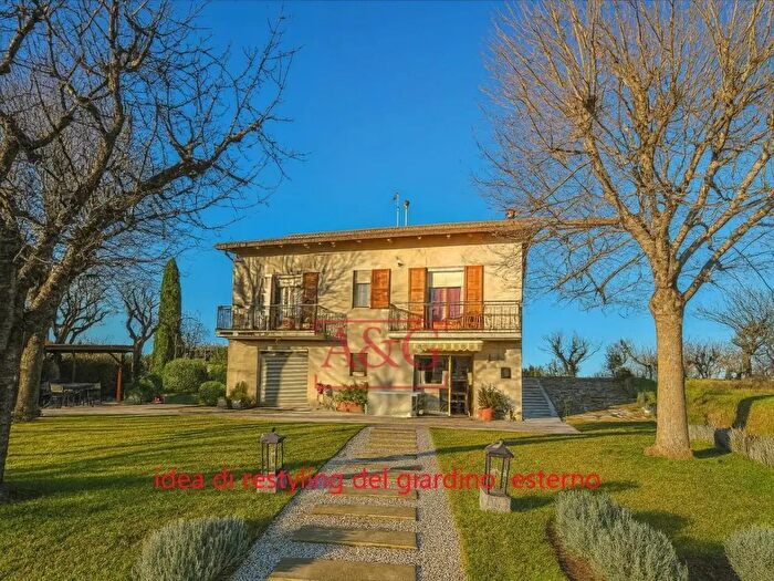 Casa con 6 locali in vendita in Contrada Colle Chiaro, Comunanza