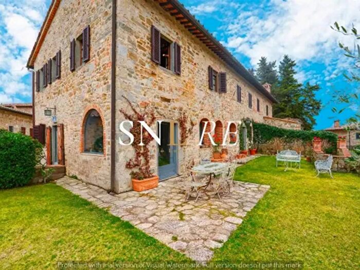 Casa con 6 locali in vendita in Via Aldo Moro, Gaiole In Chianti