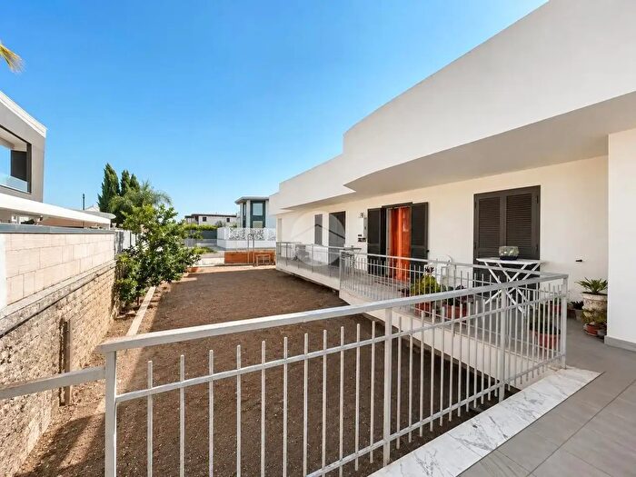 Appartamento quadrilocale in vendita in Via Madre Teresa di Calcutta, Parete