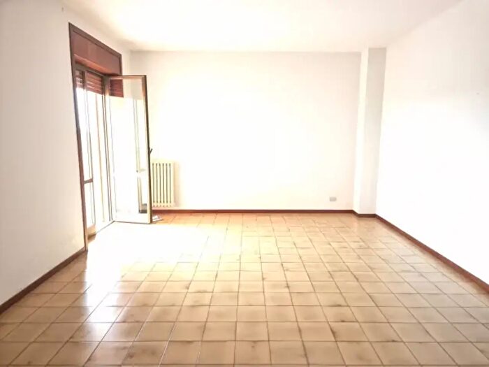 Appartamento con 6 locali in vendita in Via Alcide De Gasperi, Lecce