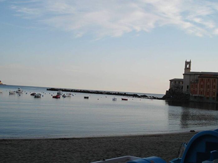 Appartamento trilocale in affitto in Piazza Giacomo Matteotti, Centro, Sestri Levante