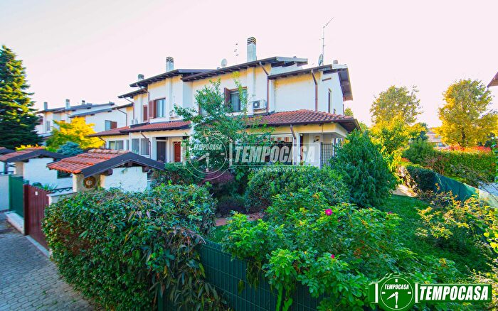 Casa quadrilocale in vendita in Via Antonio Vivaldi, Noviglio