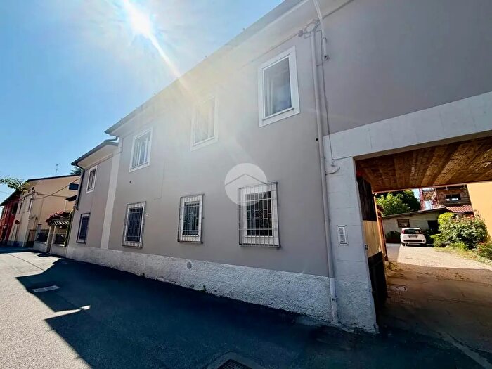 Appartamento trilocale in vendita in Via Torre, Castegnato