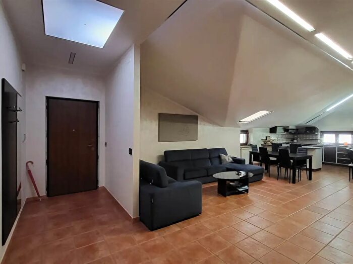 Appartamento quadrilocale in vendita in Rose