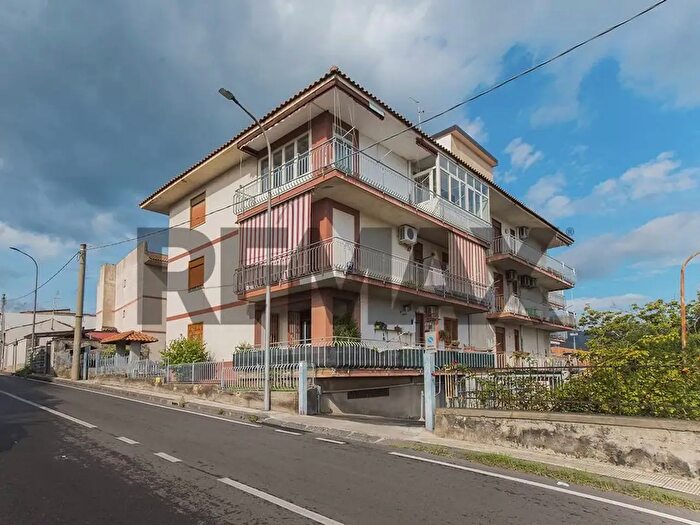 Appartamento con 5 locali in vendita in Via Marina, Fiumefreddo Di Sicilia