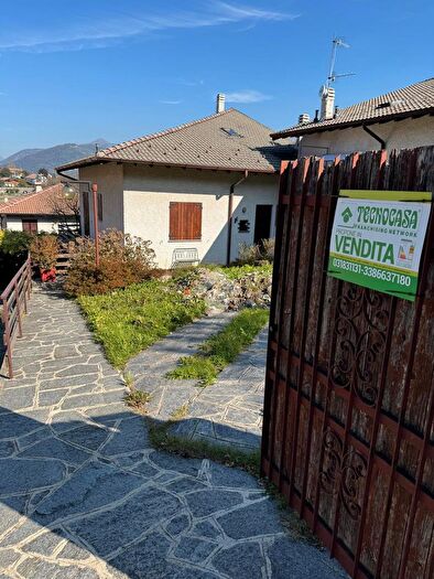 Casa con 6 locali in vendita in Via Canneto, Alta Valle Intelvi