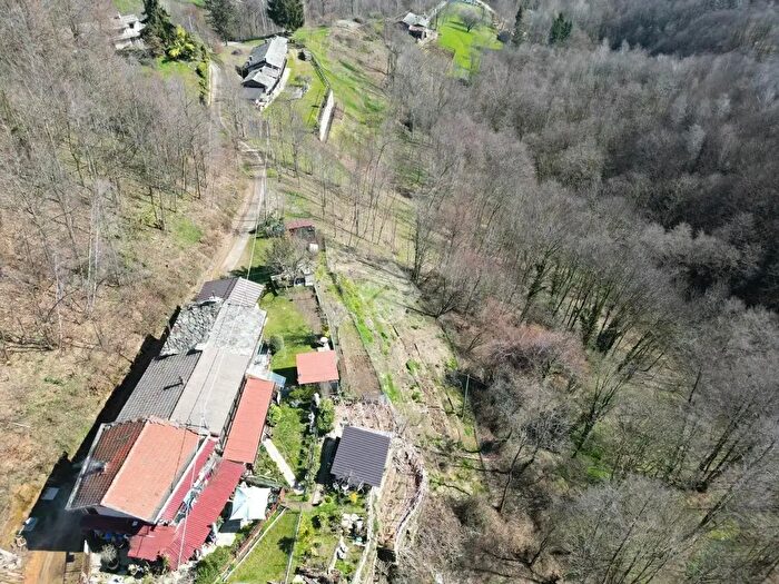 Casa quadrilocale in vendita in Via Biacanai, Bagnolo Piemonte