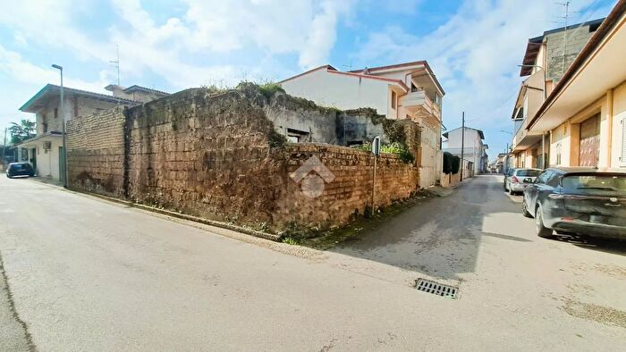 Casa trilocale in vendita in Via Dante Alighieri, Casapesenna
