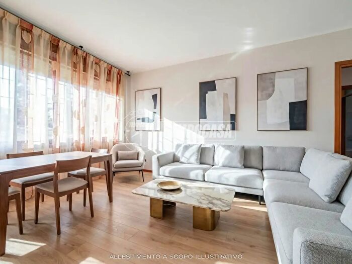 Appartamento trilocale in vendita in Via Monte Bianco Monte, Solbiate Arno