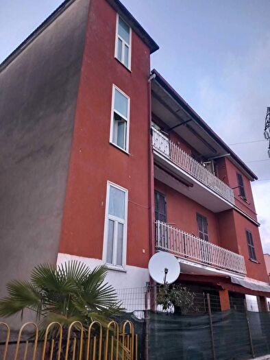 Appartamento con 5 locali in vendita in Via Giacomo Puccini, Vicovaro