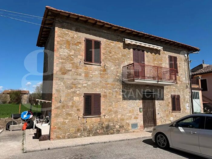 Casa quadrilocale in vendita in Via Adelmo Canini, Assisi