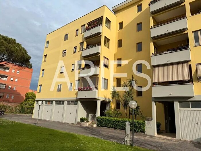 Appartamento trilocale in vendita in Via Bepi Romagnoni, Roma