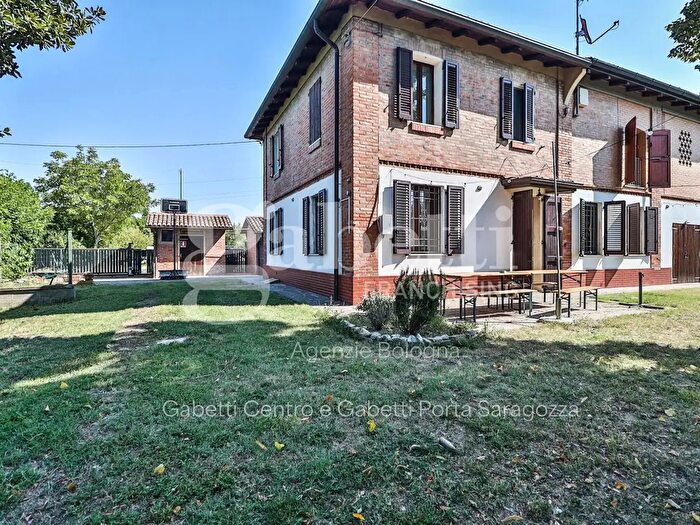 Casa con 6 locali in vendita in Via Rigosa, Bologna