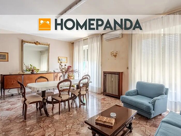 Appartamento trilocale in vendita in Via Soperga, Milano