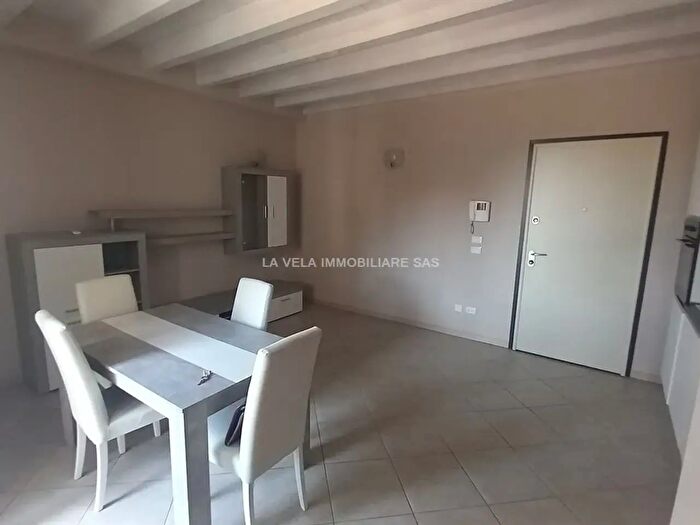 Appartamento trilocale in vendita in Desenzano Del Garda