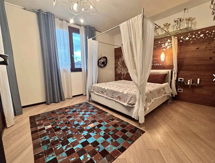 Casa con 6 locali in vendita in San Giuliano Terme