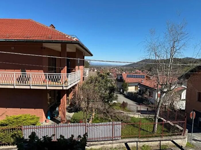 Casa con 5 locali in vendita in Strada Barere, Gassino Torinese