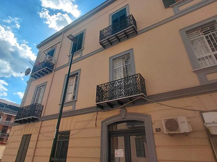 Appartamento bilocale in affitto in Via Enea, Bagnoli, Napoli