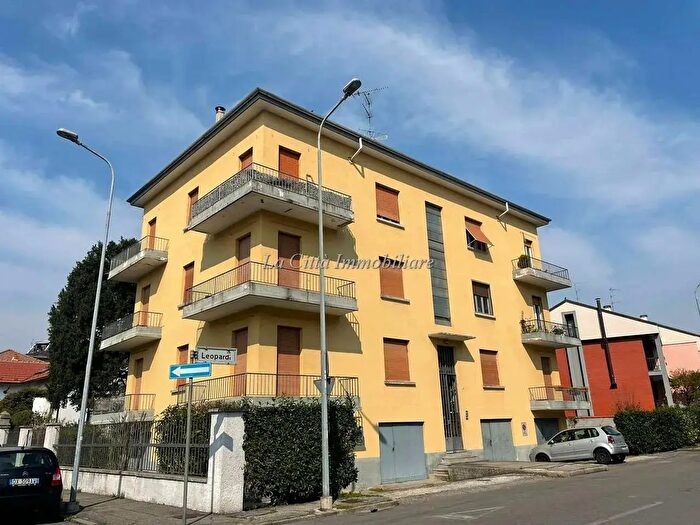 Appartamento bilocale in affitto in Via Giacomo Leopardi, Novara