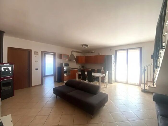 Appartamento quadrilocale in vendita in Via Aldo Moro, Veggiano