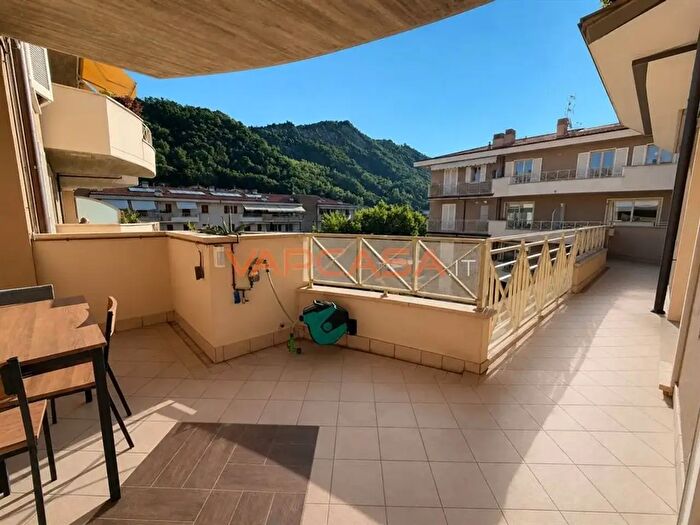 Appartamento quadrilocale in vendita in Piazza Italia, Sarnico