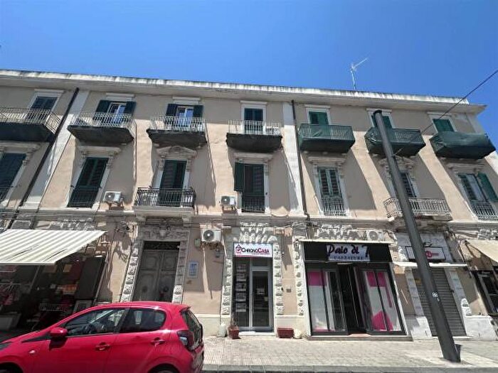 Appartamento trilocale in vendita in Via Catania, Messina