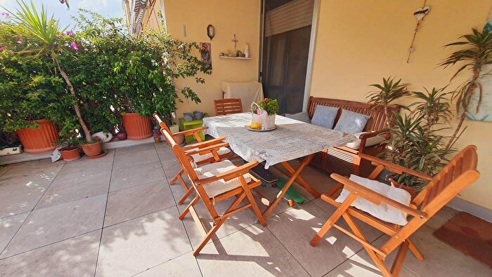 Appartamento quadrilocale in vendita in Via Petri, Lucca