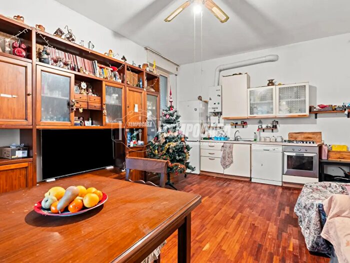 Appartamento trilocale in vendita in Via Monfalcone, Milano