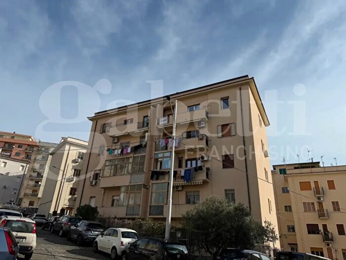 Appartamento con 7 locali in vendita in Via Antonio Purificato, Catanzaro