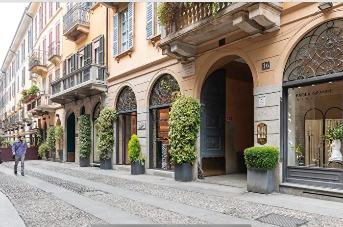 Appartamento bilocale in vendita in Via Fiori Chiari, Milano