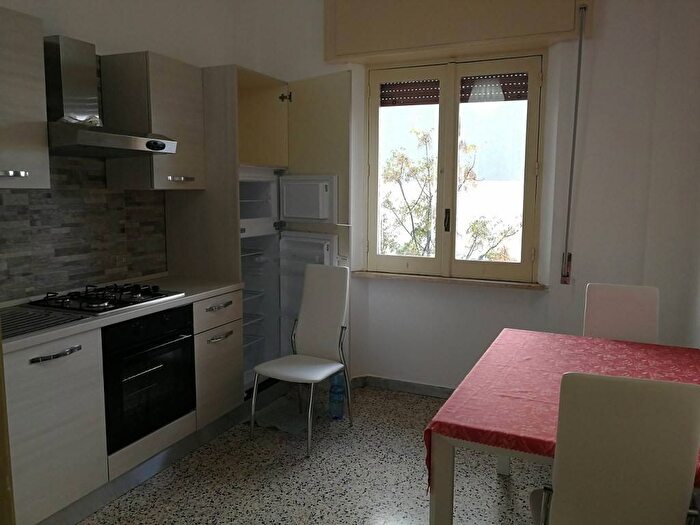 Appartamento con 5 locali in affitto in Via Fratelli Spagnolo Ferrovieri, Ferrovieri Stadio, Reggio Calabria