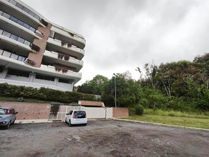 Appartamento quadrilocale in vendita in Roma