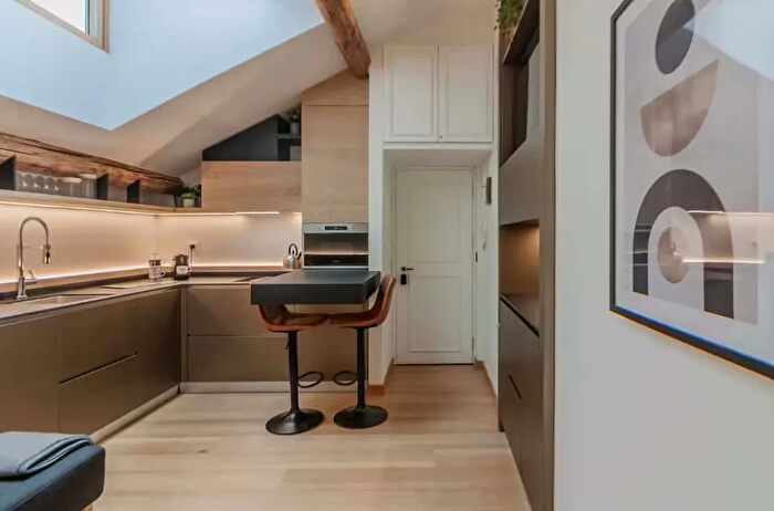 Appartamento monolocale in affitto in Via Magenta, Como