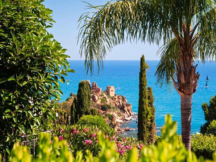 Appartamento trilocale in affitto in Via delle Ninfe, Cefalù