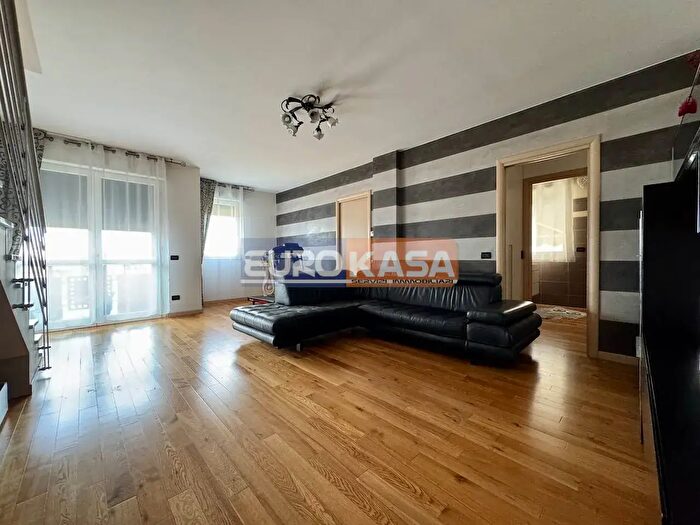 Appartamento quadrilocale in vendita in Via Montale, Osio Sotto