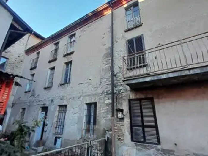 Casa con 5 locali in vendita in Via Luigi Ghizzoni, Ponte Dell'Olio