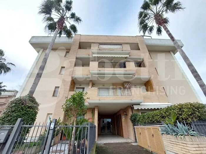 Appartamento trilocale in vendita in Via degli Oleandri, Alba Adriatica