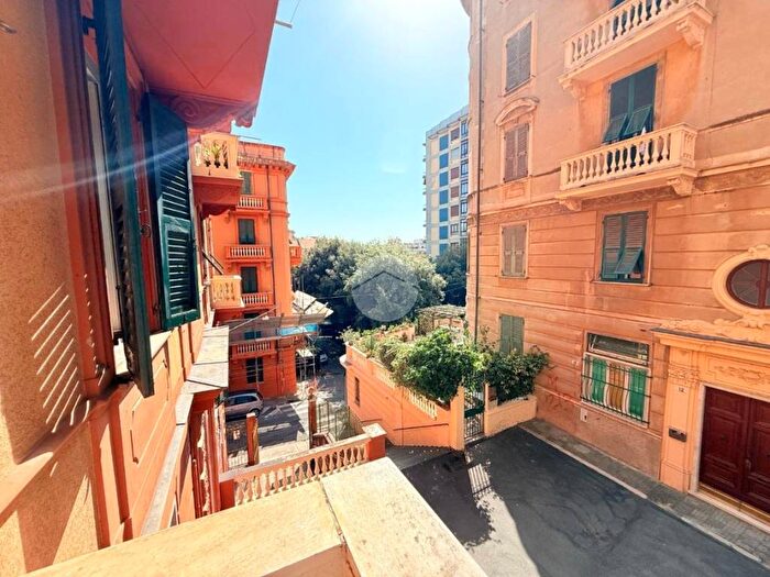 Appartamento trilocale in affitto in Via Don Luigi Perrone, Sestri Ponente, Genova