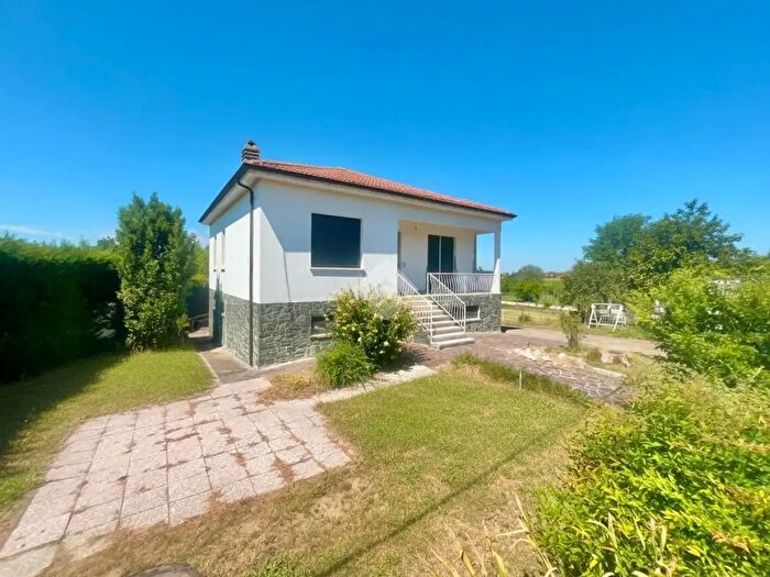 Casa quadrilocale in vendita in Via Peppino Capitani, Redavalle