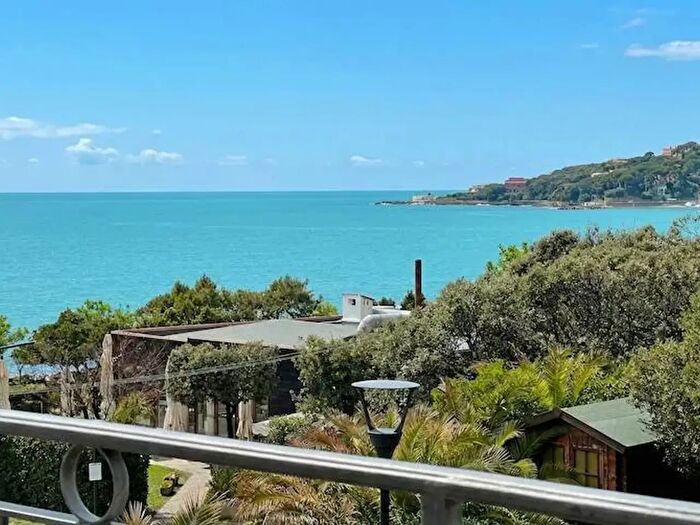 Appartamento trilocale in affitto in Via di Villa Marina, Rosignano Marittimo