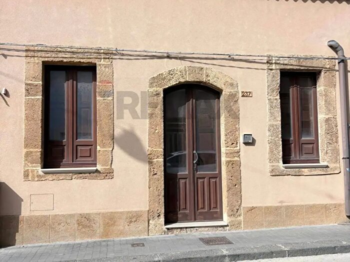 Casa con 7 locali in vendita in Via Epicarmo, Augusta