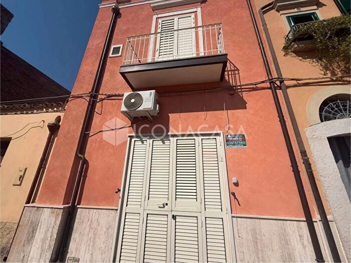 Appartamento con 7 locali in vendita in Via Albania, Torremaggiore