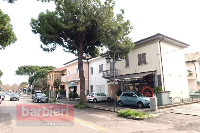 Appartamento con 7 locali in vendita in Viale dei Mille, Cervia